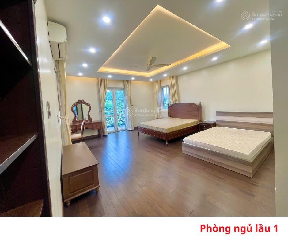 Bán biệt thự 3 tầng ngay trung tâm thủ đức  diện tích 379m2  giá giảm còn 55 tỷ thương lượng