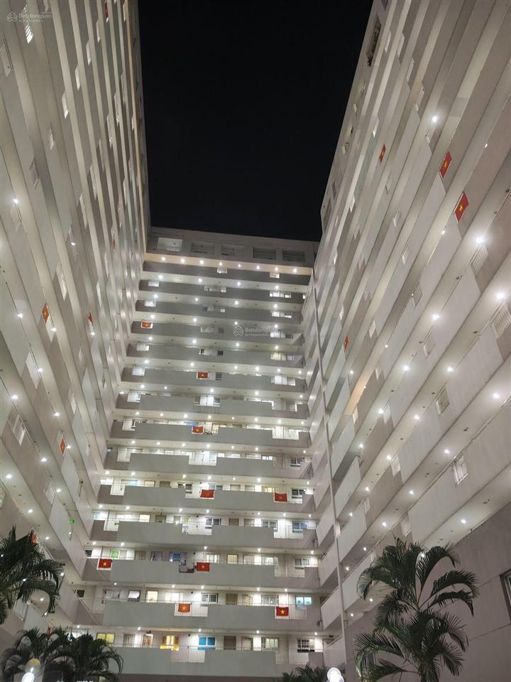 Bán căn hộ lầu cao. cc green town, p bhh b, bình tân 52m2 2pn 1wc. view đẹp. có sổ sẵn