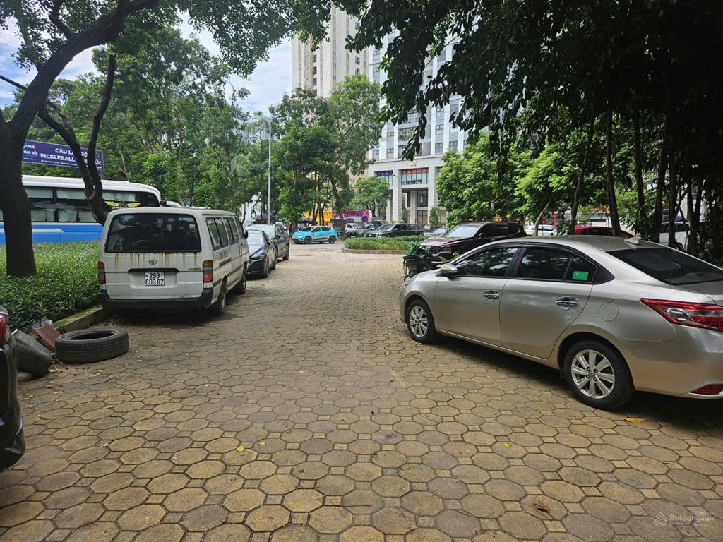 Cho thuê văn phòng diện tích 70m2 ngay khu vực trung tâm hoàng mai đông đúc