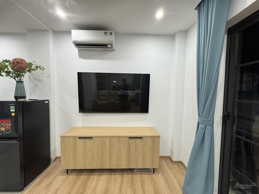Cho thuê căn hộ dịch vụ tại tôn đức thắng, xã đàn diện tích 50m2, có ban công giá 8 triệu/ tháng