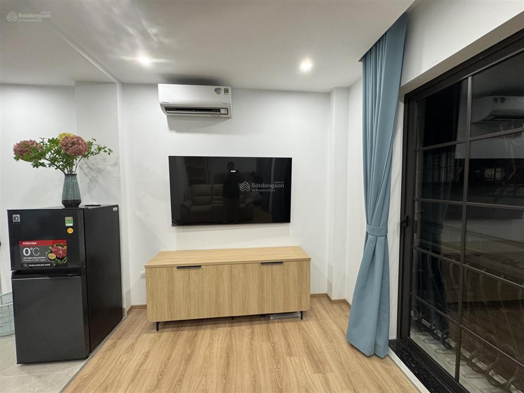 Cho thuê căn hộ dịch vụ tại tôn đức thắng, xã đàn diện tích 50m2, có ban công giá 8 triệu/ tháng