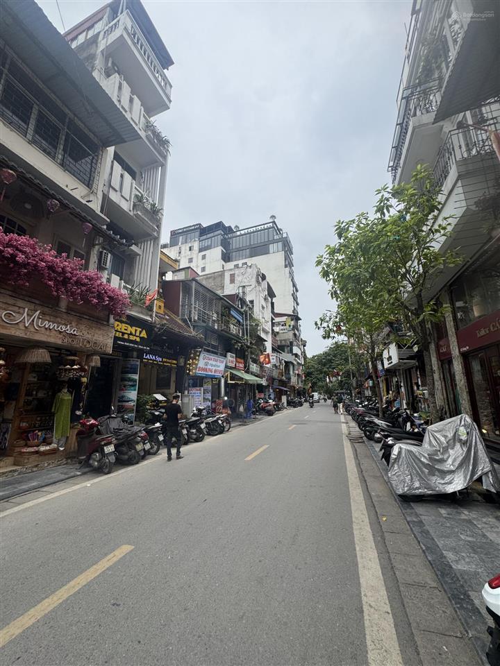 Bán mặt phố hàng bè, diện tích 100m2, 3,5 tầng, giá 90 tỷ