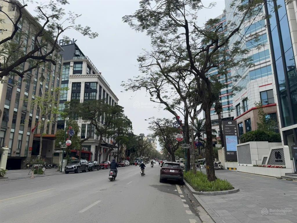 Cho thuê biệt thự 150m2 3 tầng tại phố trần hưng đạo, giá 80 triệu/tháng