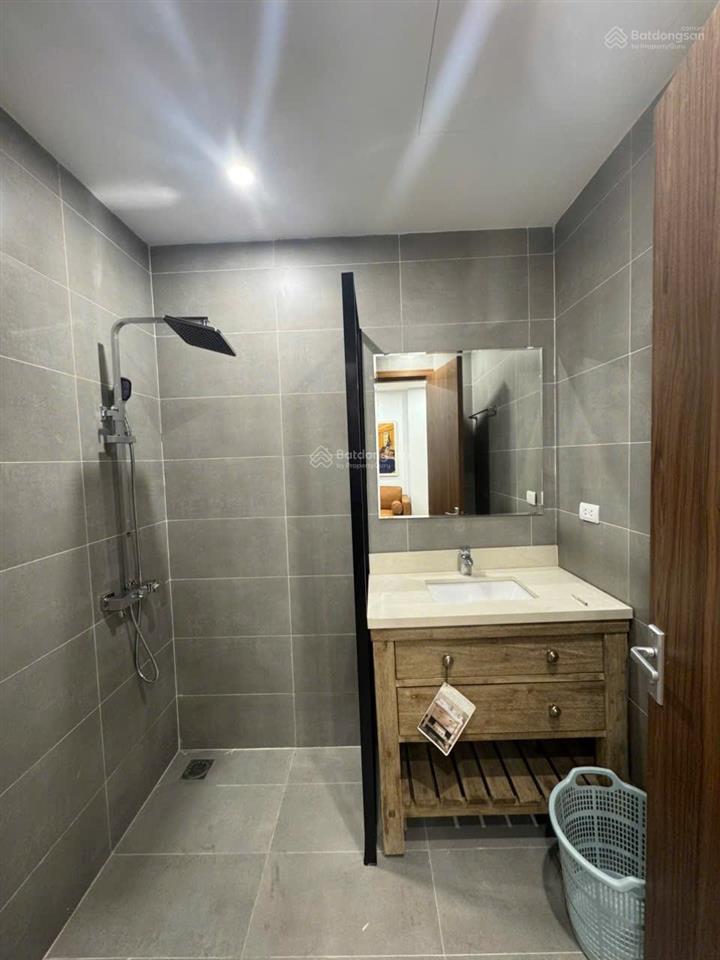 Cho thuê căn hộ dịch vụ dt 50m full đồ tại phố tôn đức thắng,cách hồ văn chương 30m ,giá 8,5 triệu.