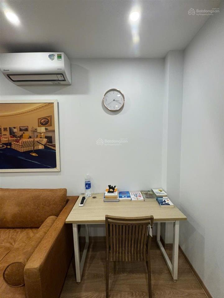 Cho thuê căn hộ dịch vụ dt 50m full đồ tại phố tôn đức thắng,cách hồ văn chương 30m ,giá 8,5 triệu.