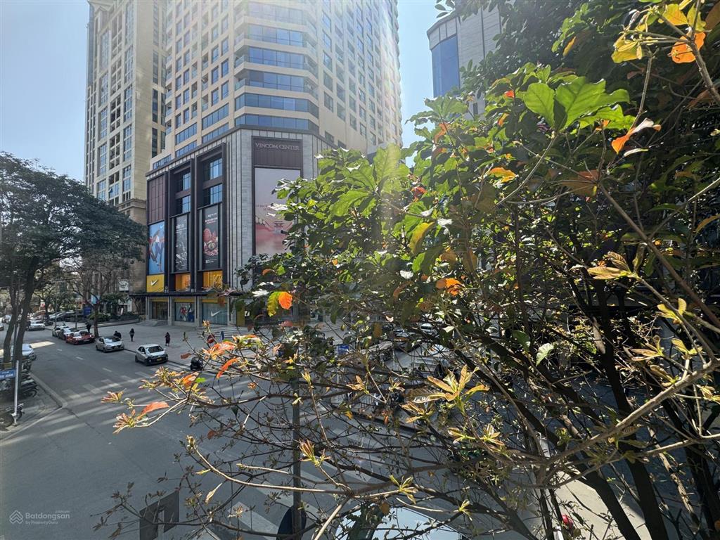 Bán mặt phố bùi thị xuân, dt 77m2 6 tầng thang máy, giá 4x tỷ (x thoả thuận).