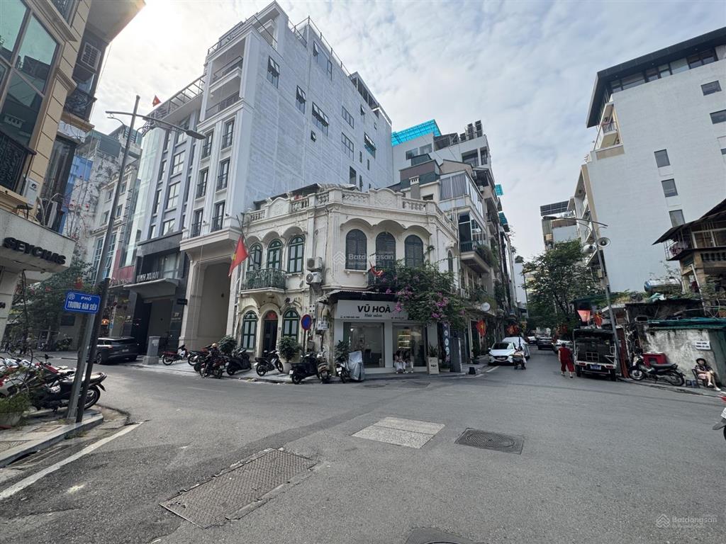 Mặt phố trương hán siêu, trần quốc toản, hoàn kiếm, dt 82m, 5 tầng, giá 57 tỷ.