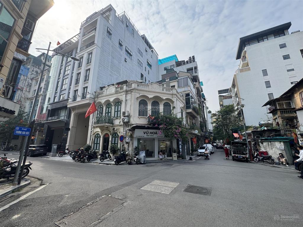 Mặt phố trương hán siêu, trần quốc toản, hoàn kiếm, dt 82m, 5 tầng, giá 57 tỷ.