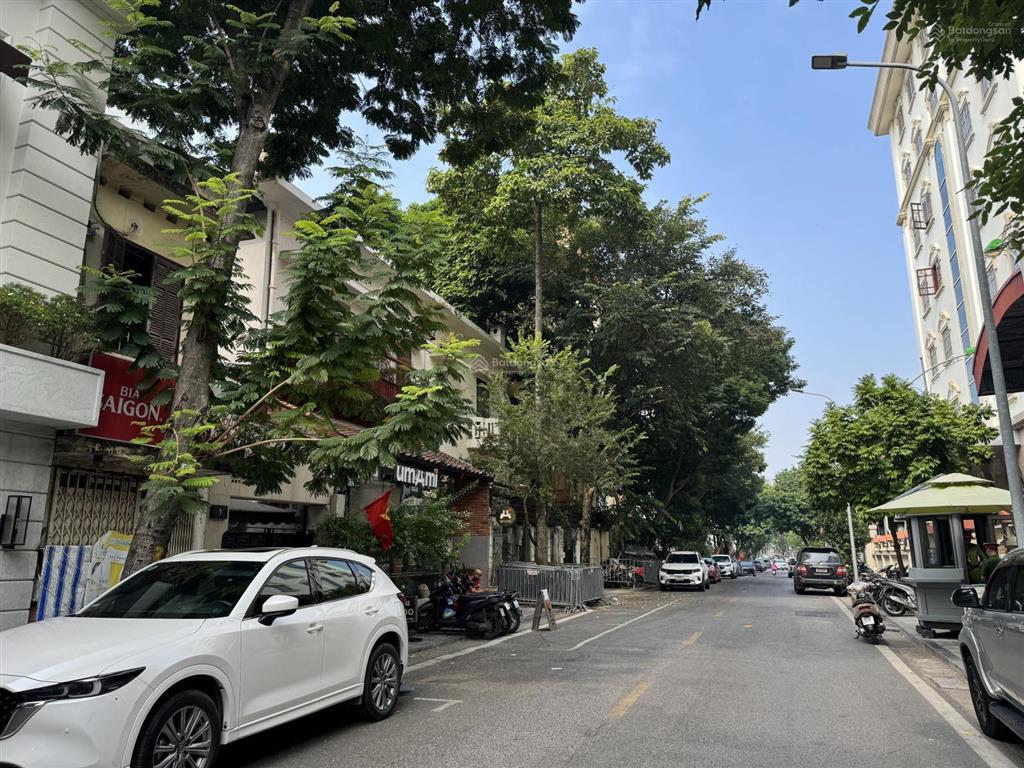 Mặt phố nguyễn gia thiều, quang trung hoàn kiếm, dt 60m 3 tầng mặt tiền rộng đẹp, giá 45 tỷ.