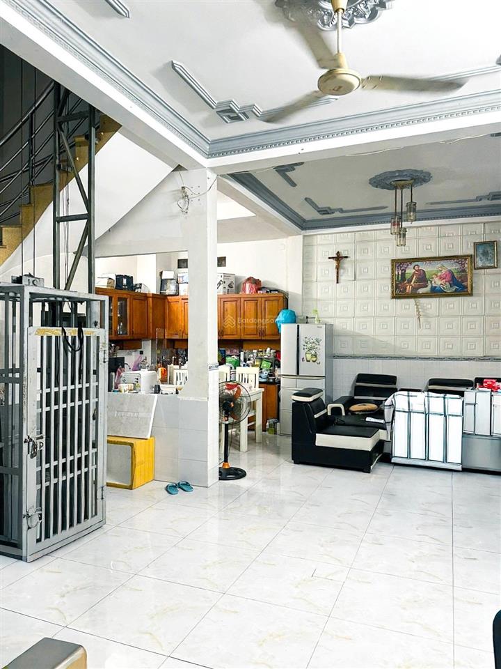 Xe hơi đậu cửa, hồng lạc gần lạc long quân  tân bình 78m2  3 tầng chỉ 8 tỷ tl