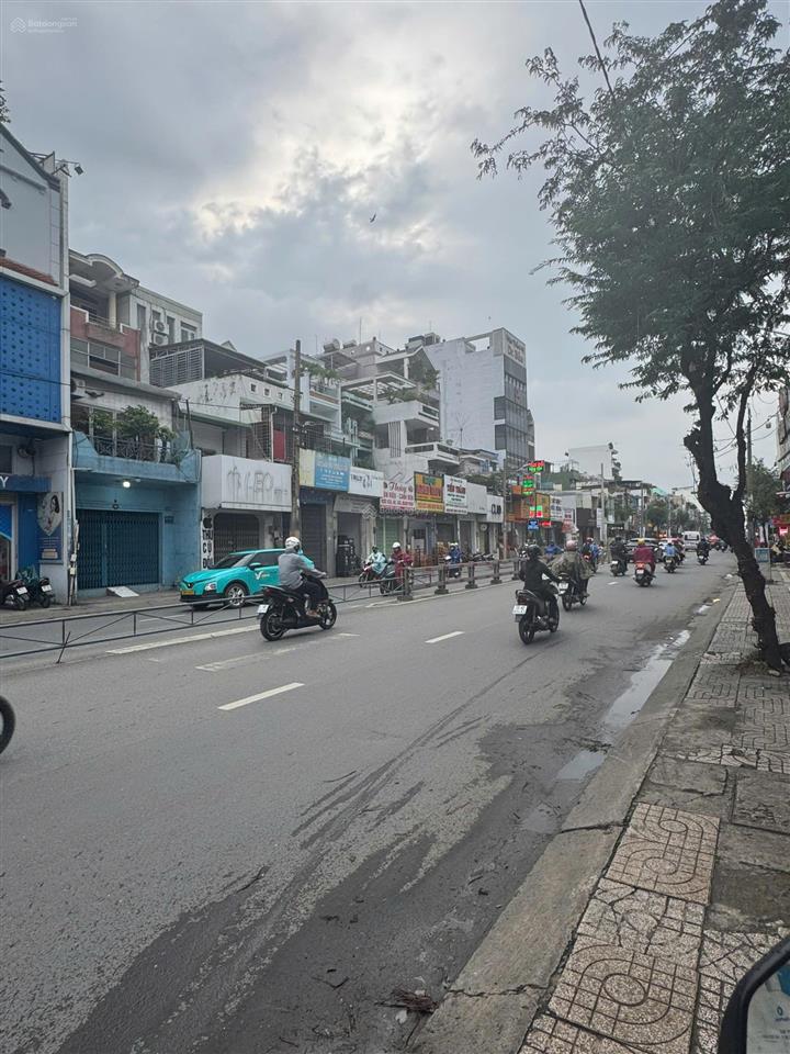 Chỉ 15 tỷ sở hữu 1 căn duy nhất ngay mặt tiền kinh doanh trường chinh đoạn đẹp dt 4,2x16m  5 tầng