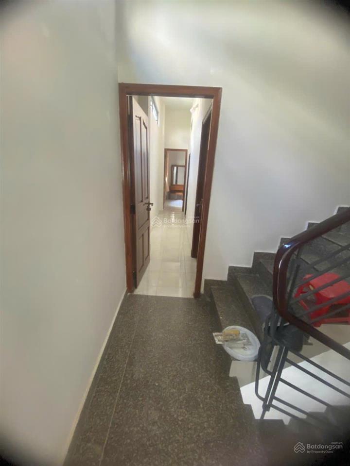 Chỉ 12,8 tỷ sở hữu nhà ngay khu sân bay với dt 5x15m  trệt 2 lầu  2 mặt tiền trước sau