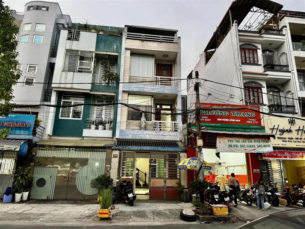 Hot hot hot! giảm nhanh 4 tỷ  mặt tiền kinh doanh bàu cát  dt 4,5x18m  trệt 2 lầu sân thượng