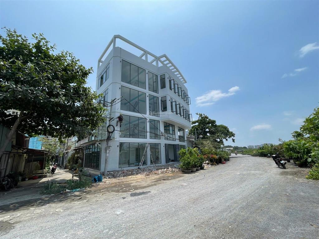 Cho thuê nhà 2 mặt tiền đắc địa  góc ngã 3 bờ kênh tham lương  kinh doanh cực đỉnh