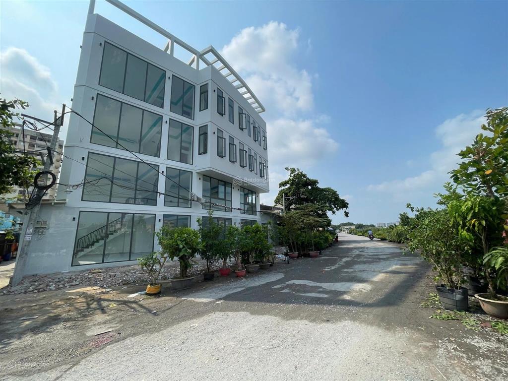 Cho thuê nhà 2 mặt tiền đắc địa  góc ngã 3 bờ kênh tham lương  kinh doanh cực đỉnh