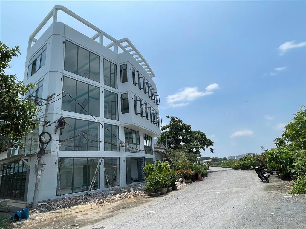 Cho thuê nhà 2 mặt tiền đắc địa  góc ngã 3 bờ kênh tham lương  kinh doanh cực đỉnh