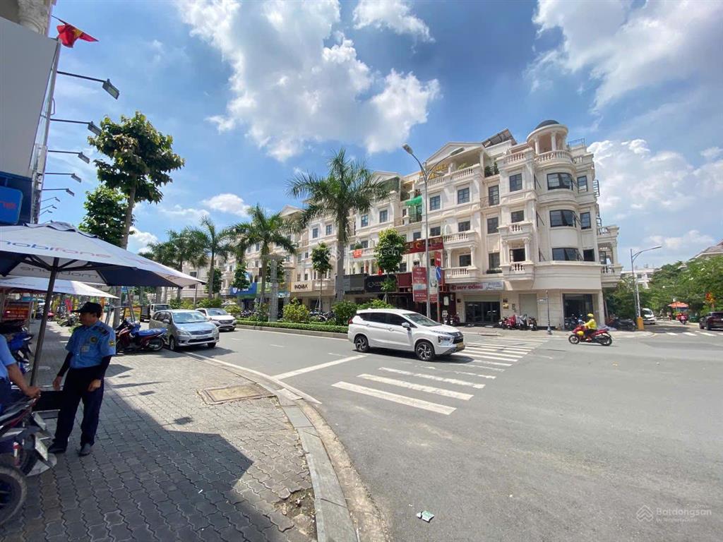 Cho thuê căn góc 2 mặt tiền cityland giá 75tr/tháng