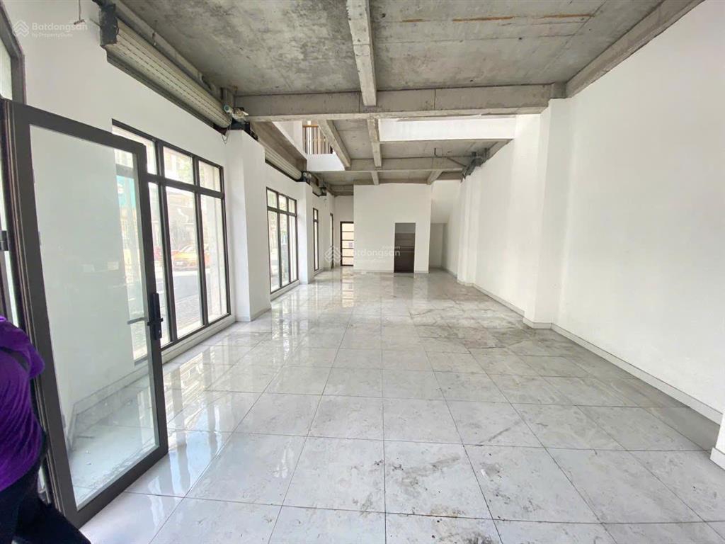 Cho thuê căn góc 2 mặt tiền cityland giá 75tr/tháng