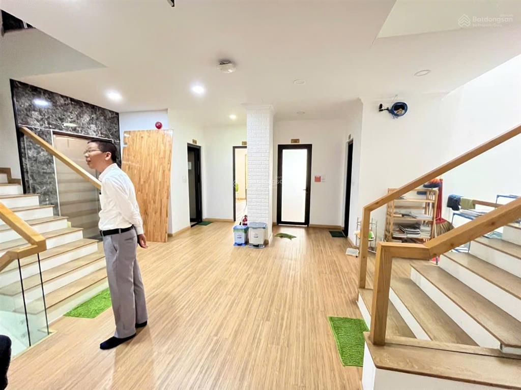 Cho thuê nhà mặt phố có thang máy tại cityland park hills, 45 triệu