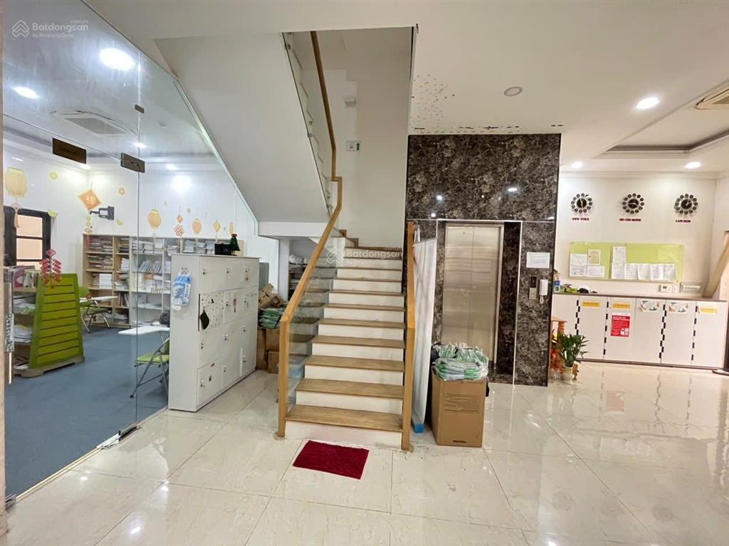 Cho thuê nhà mặt phố có thang máy tại cityland park hills, 45 triệu