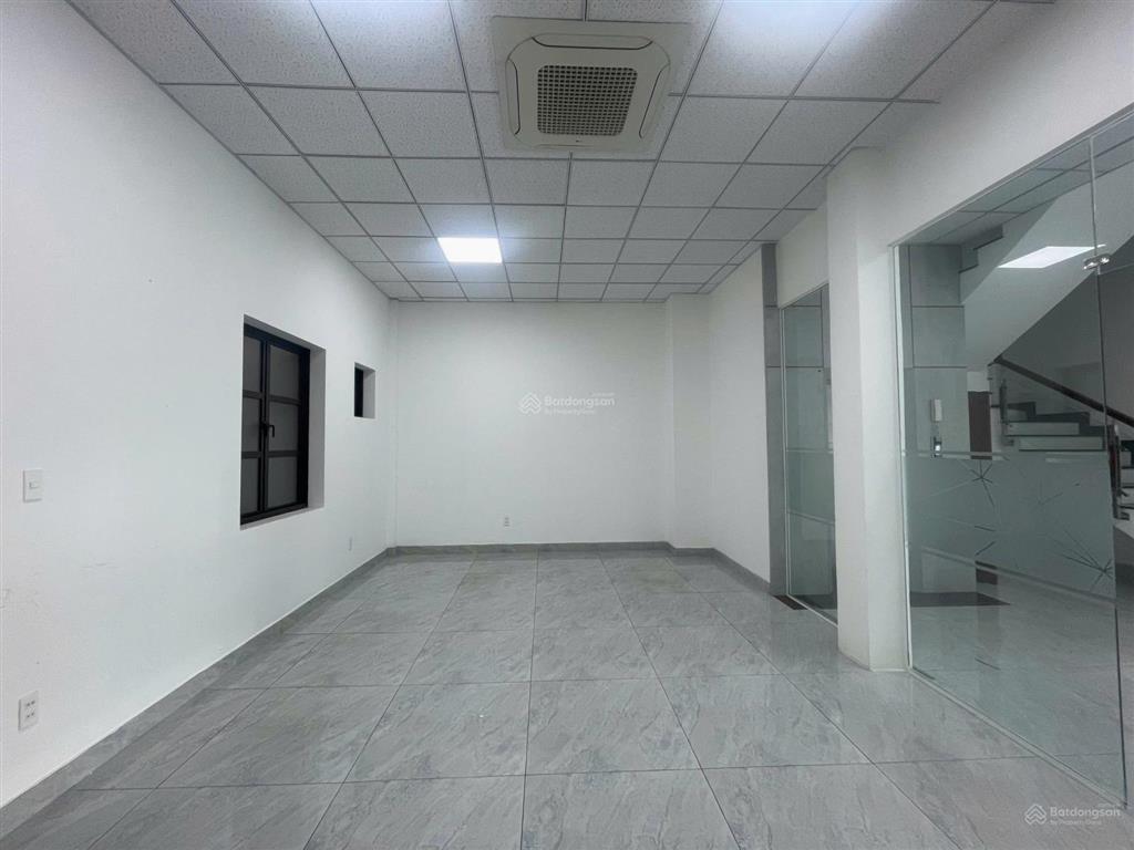 Cho thuê góc 2 mặt tiền cityland park hills giá 80tr/tháng vị trí đắc địa làm trụ sở doanh nghiệp