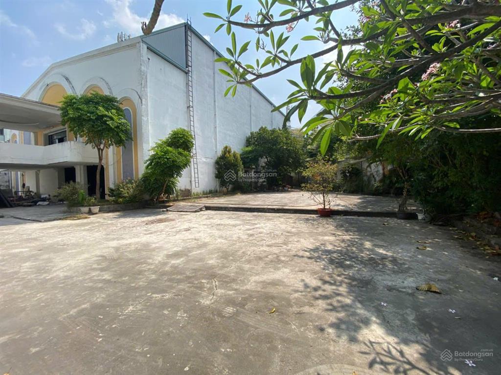 Cho thuê kho, nhà xưởng, đất 3800m2 giá 280 triệu tại đường dương quảng hàm, phường 5, quận gò vấp
