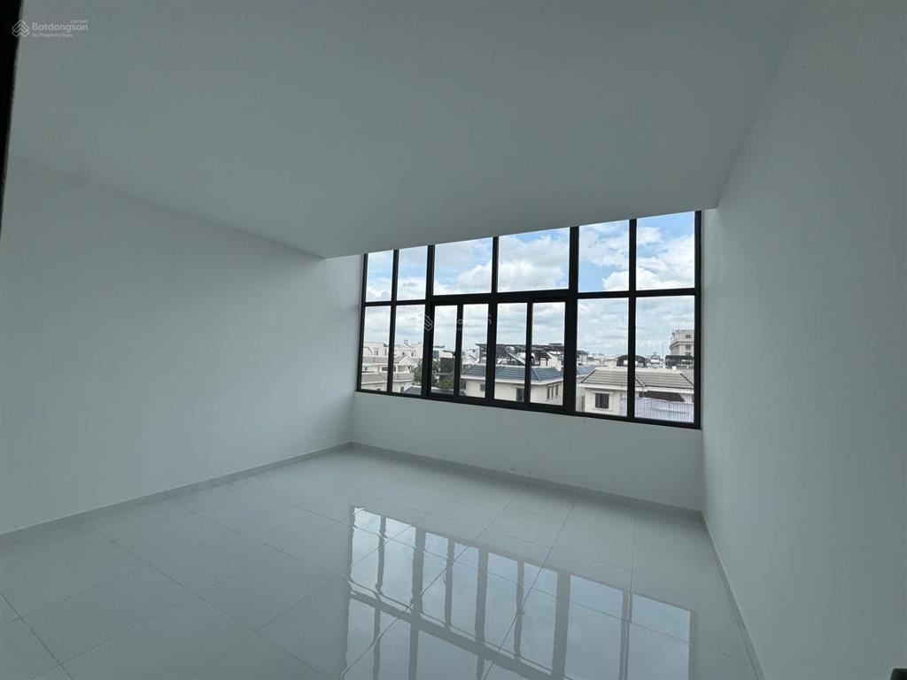 Cho thuê nhà mặt phố, 150 triệu, 200m2, tại cityland park hills, nguyễn văn lượng