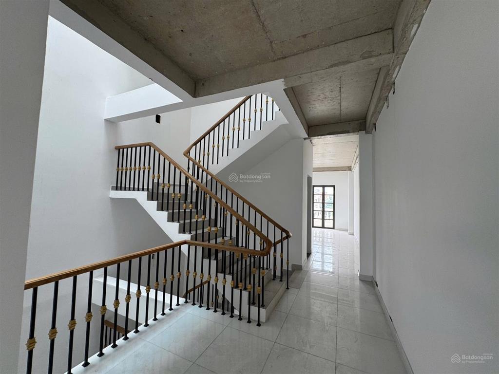 Cho thuê nhà mặt phố, 150 triệu, 200m2, tại cityland park hills, nguyễn văn lượng