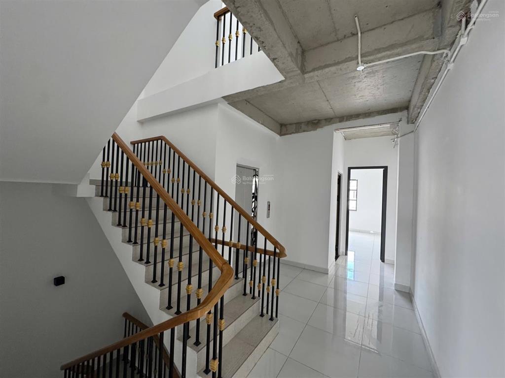 Cho thuê nhà mặt phố, 150 triệu, 200m2, tại cityland park hills, nguyễn văn lượng