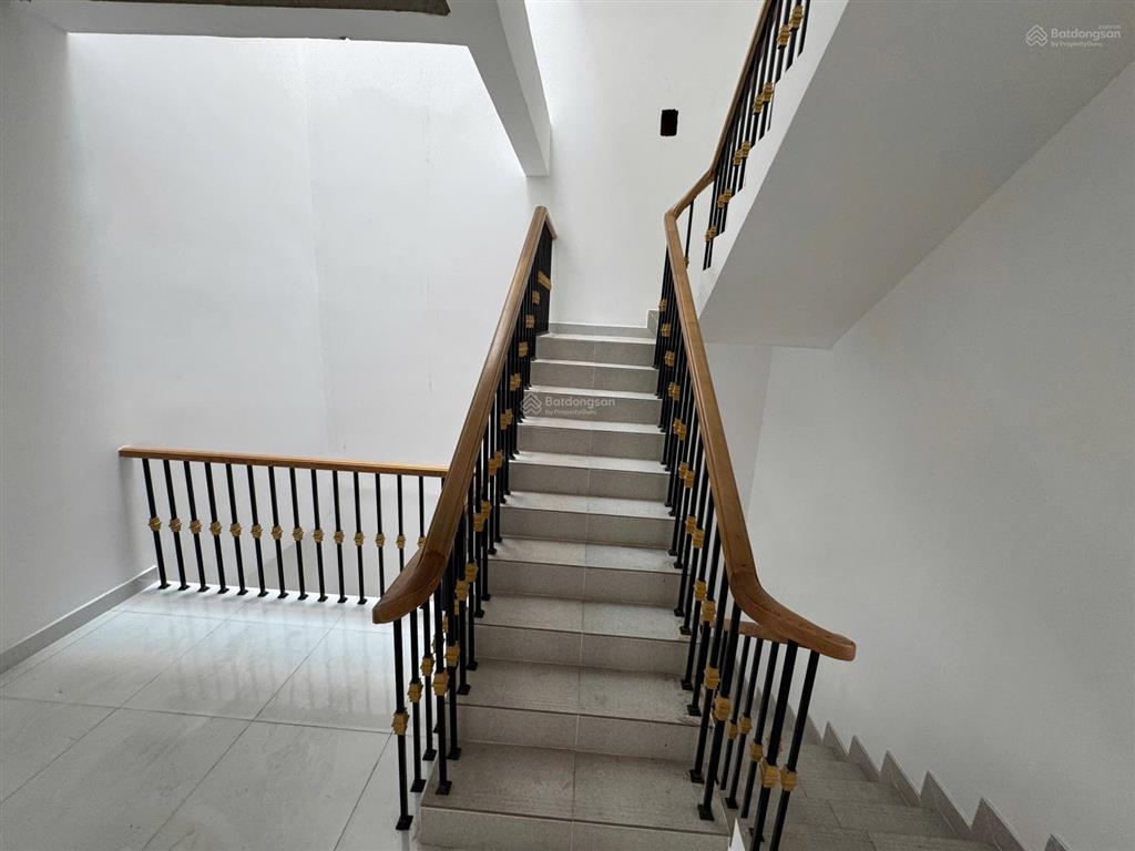 Cho thuê nhà mặt phố, 150 triệu, 200m2, tại cityland park hills, nguyễn văn lượng