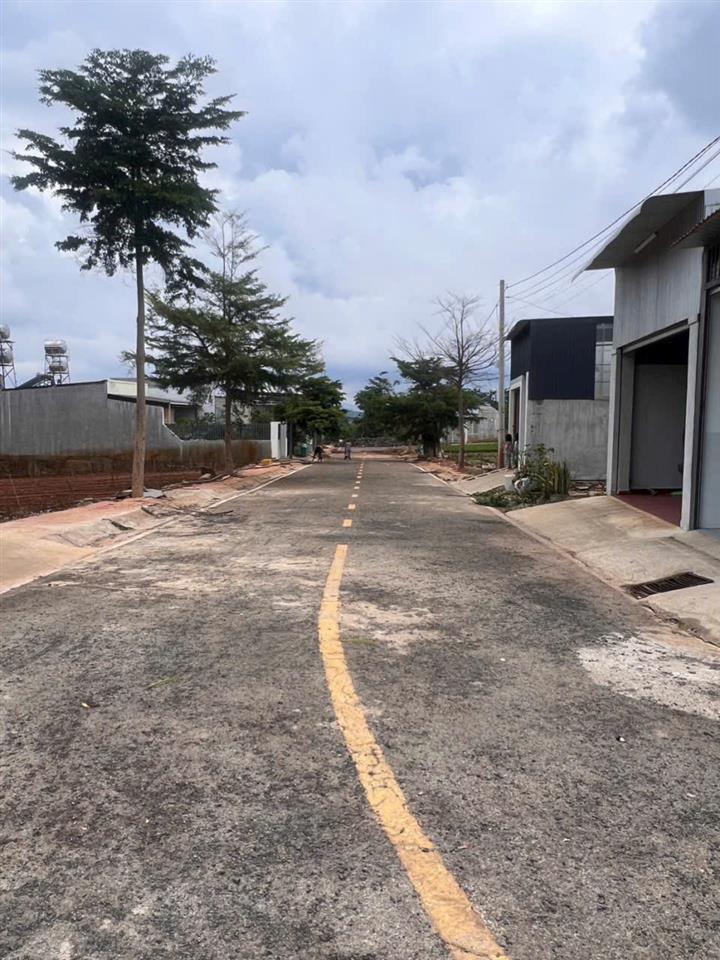 Bán 151m2 đất mặt tiền khu phân lô chữ U Liên Nghĩa Đức Trọng Lâm đồng 1 tỷ 4