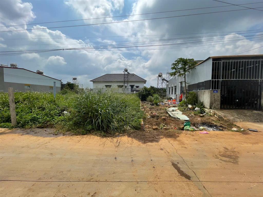 Bán164m2 đất gần hồ Nam Sơn Liên Nghĩa Đức Trọng Lâm Đồng Giá 2 tỷ 350 triệu.