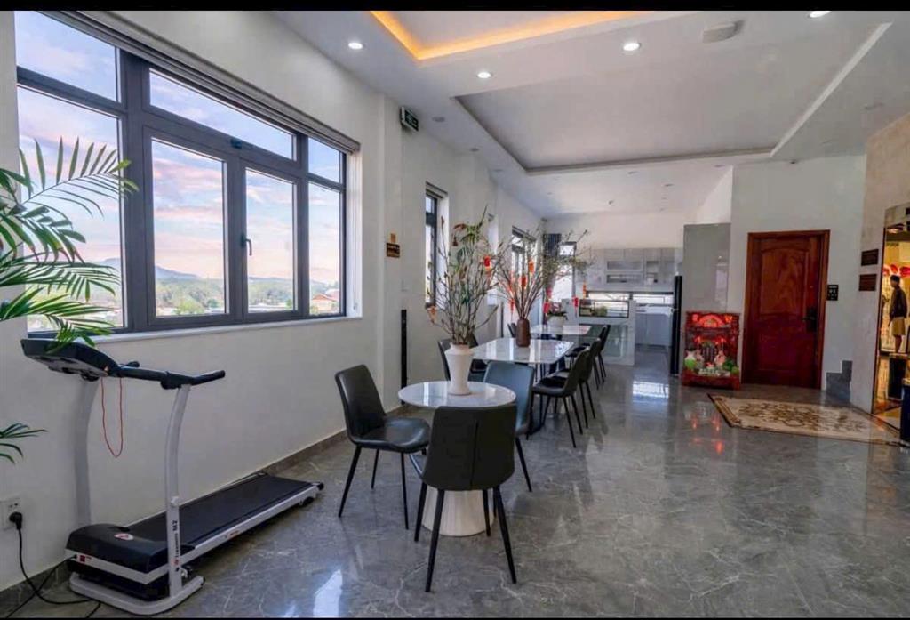 Cho thuê khách sạn 14 phòng ngủ view siêu đẹp Hùng Vương Đà Lạt giá 50 triệu