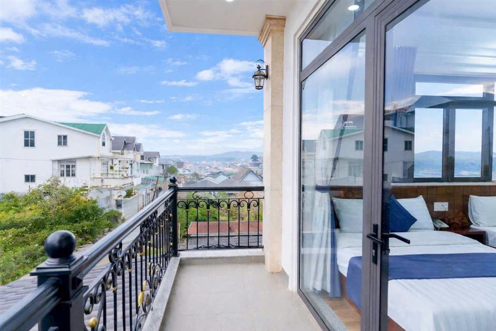 Cho thuê khách sạn 14 phòng ngủ view siêu đẹp Hùng Vương Đà Lạt giá 50 triệu