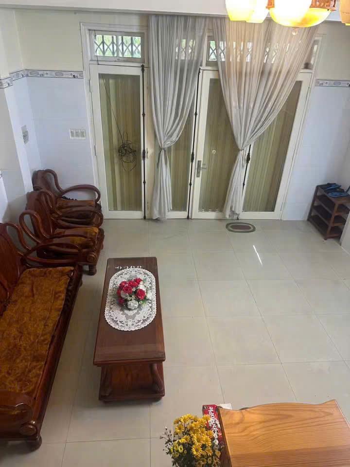Cho thuê nhà 2 mặt tiền Đặng Thái Thân hơn 300m2 giá 20 triệu tại Đà Lạt Lâm Đồng