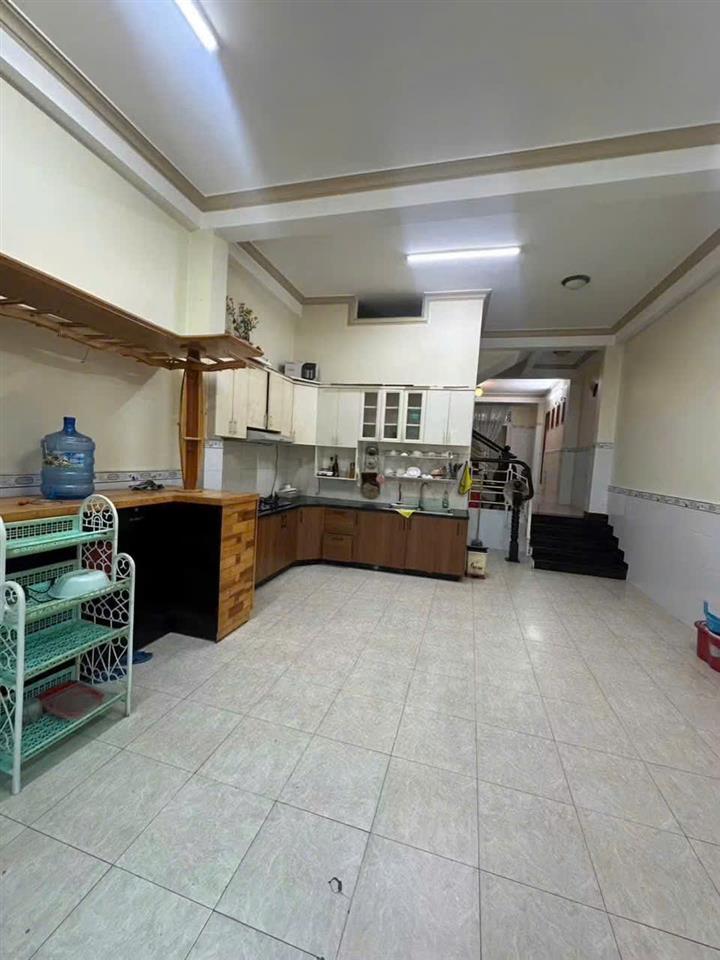 Cho thuê nhà 2 mặt tiền Đặng Thái Thân hơn 300m2 giá 20 triệu tại Đà Lạt Lâm Đồng