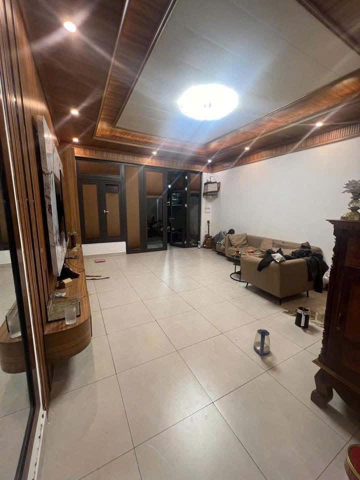 Cho thuê nhà nguyên căn rộng rãi thoáng mát giá 8.5 triệu đường Nguyễn Đình Quân Đà Lạt