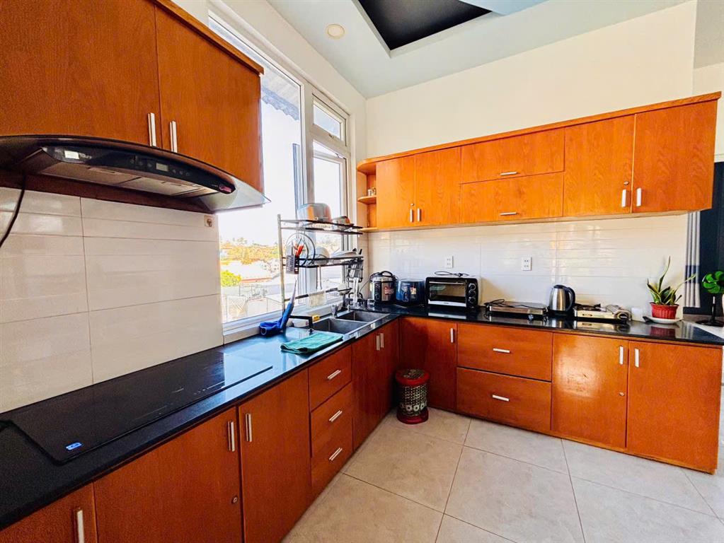 Cho thuê villa view rừng thông full nội thất có sân rộng giá 20 triệu đường Nguyễn Đình
