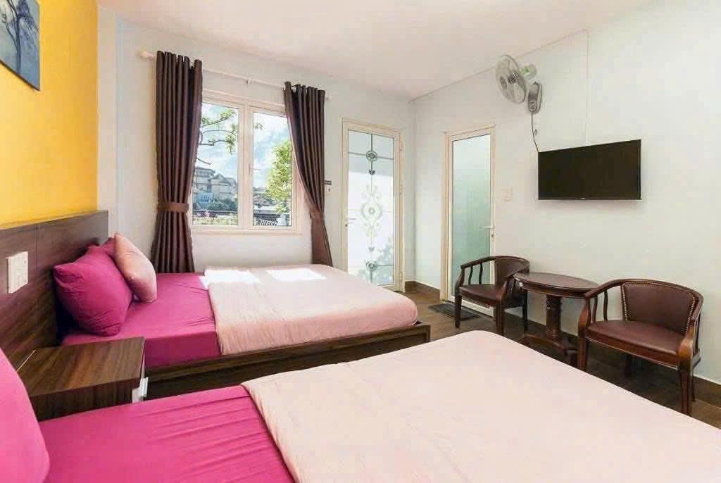 Sang nhượng khách sạn 20 phòng có sân vườn view phố giá 42 triệu đường Đào Duy Từ Đà Lạt