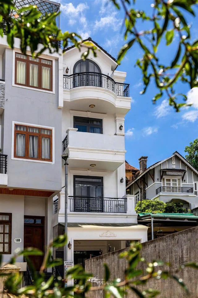 Cho thuê homestay 6 phòng ngủ full tiện nghi sân bbq giá 20 triệu đường Mai Hắc Đế Đà Lạt