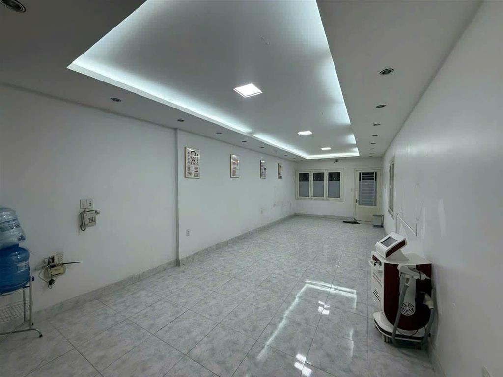 Cho thuê nhà nguyên căn mặt tiền kinh doanh đa ngành giá 40 triệu đường Phan Đình Phùng