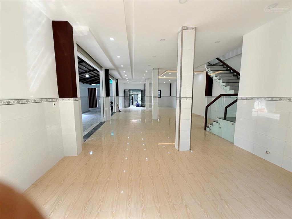 Nhà khu đường gò xoài 11 x 19m, 1 lầu 1 st (6pn, 6wc)