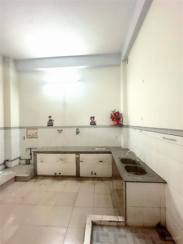 Nhà 6 x 33m, 1 lầu (2pn, 2wc) đường miếu gò xoài, bình tân