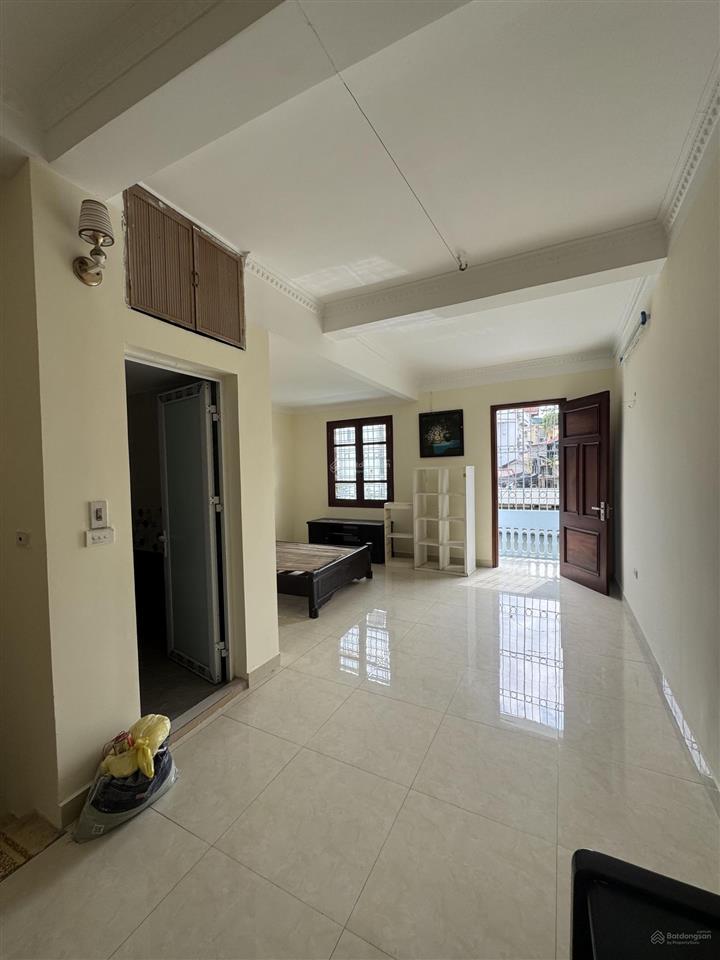Chính chủ cho thuê nhà mặt đường nghi tàm, tiện kinh doanh, văn phòng, airbnb