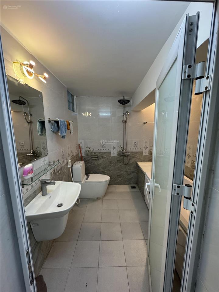 Chính chủ cho thuê nhà mặt đường nghi tàm, tiện kinh doanh, văn phòng, airbnb
