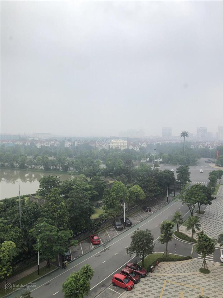 Em cần cho thuê căn hộ 3pn 2vs không đồ tại vinhomes symphony. view công viên khủng long.