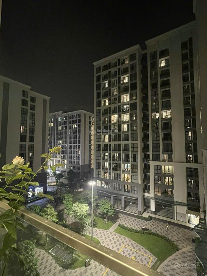 Em cần bán căn 1pn1vs full đầy đủ đồ, dt 40m2, giá 4,550 tỷ tại vinhomes symphony long biên, hà nội