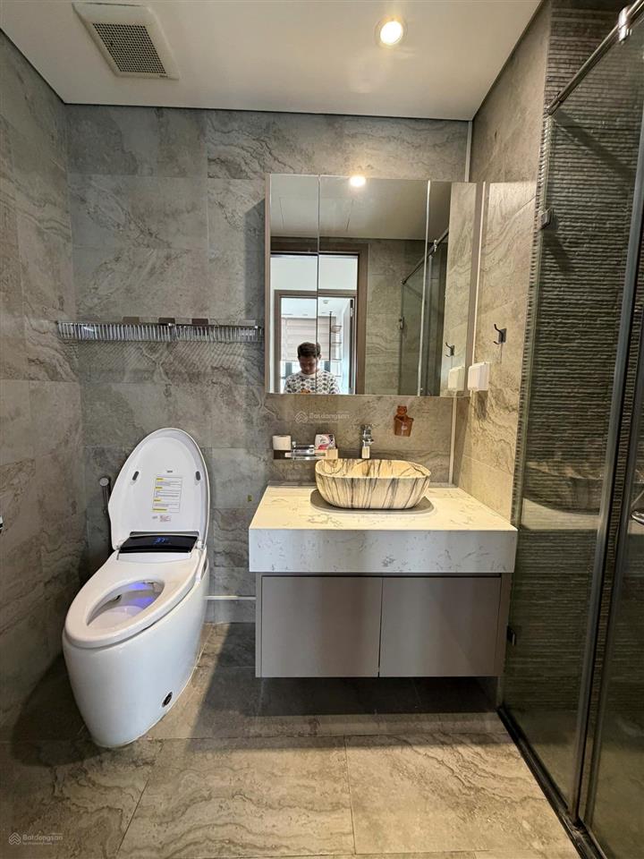 Em cần bán gấp căn hộ 2pn1vs tại vinhomes symphony. diện tích 55m. giá 6 tỷ