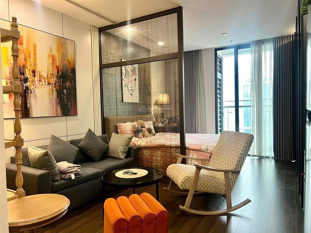 Em cần bán gấp căn studio, tại vinhome symphony, giá 4 tỷ full đồ đẹp đang cho thuê 10,5tr/tháng.