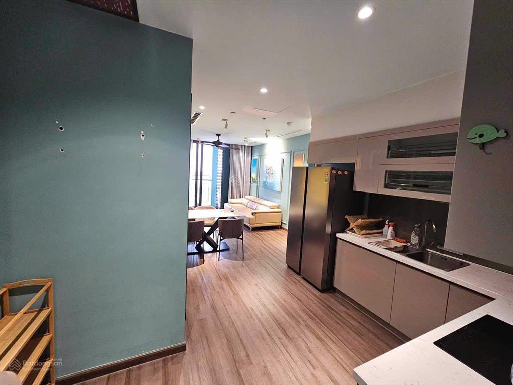 Em cần cho thuê căn hộ 3 phòng ngủ giá 26 triệu tại vinhomes symphony, phường phúc lợi